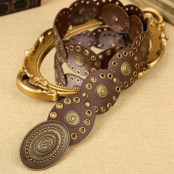 Western Brown Vegan Leather Grommet Concha Belt - Picture 4 of 5